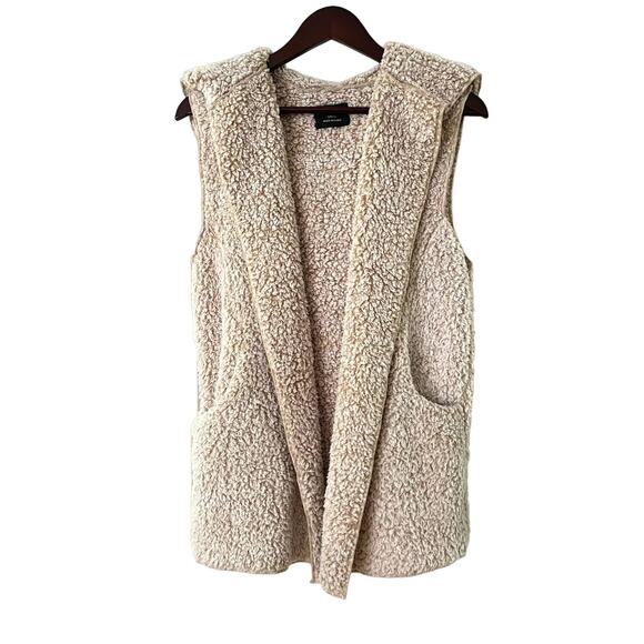 Love tree hooded sherpa vest - Picture 1 of 6